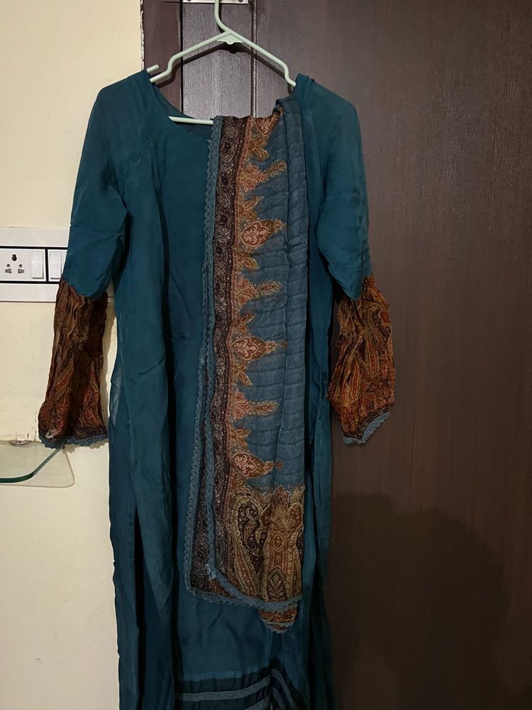 Elegant Teal Kurta Set of 3 with Intricate Scarf a