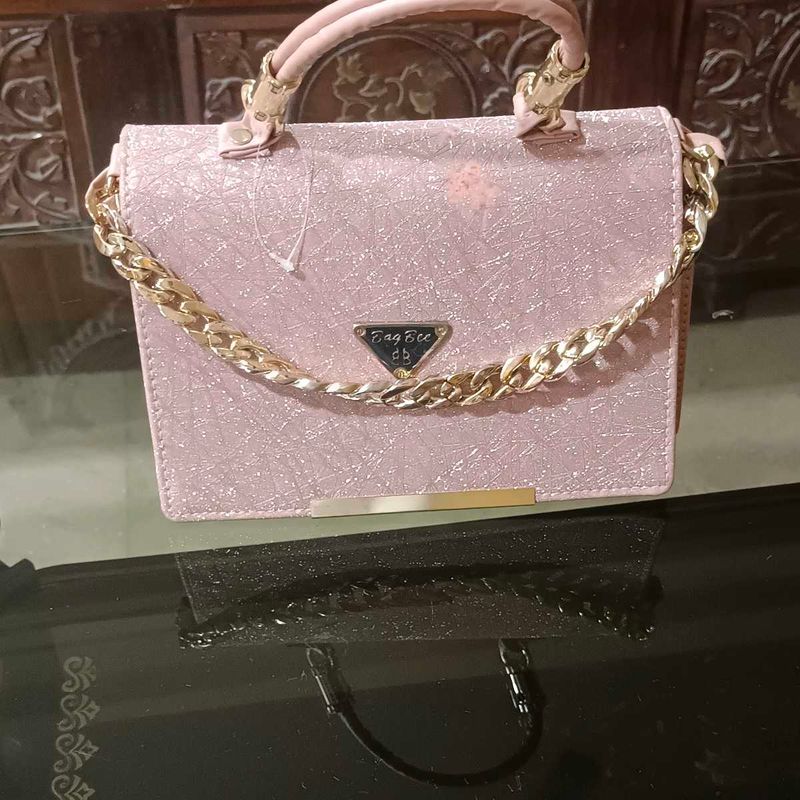Bag Bee Pink Handbag with Gold Chain