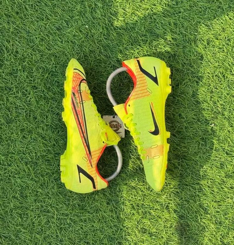 Nike Mercurial Football Cleats UK6 (Euro39)