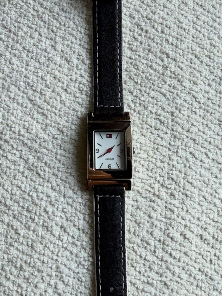 Tommy Hilfiger Interchangeable Strap Watch ✨