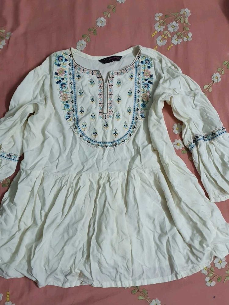 Embroidery Creme Kurta