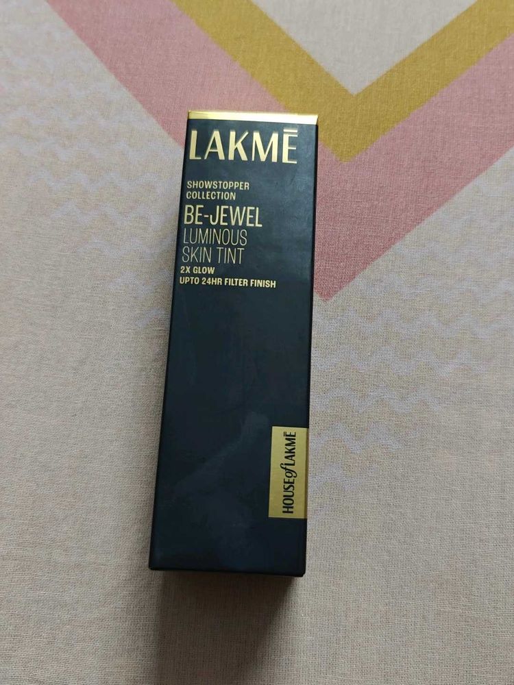 Lakme Be-Jewel Luminous Skin Tint