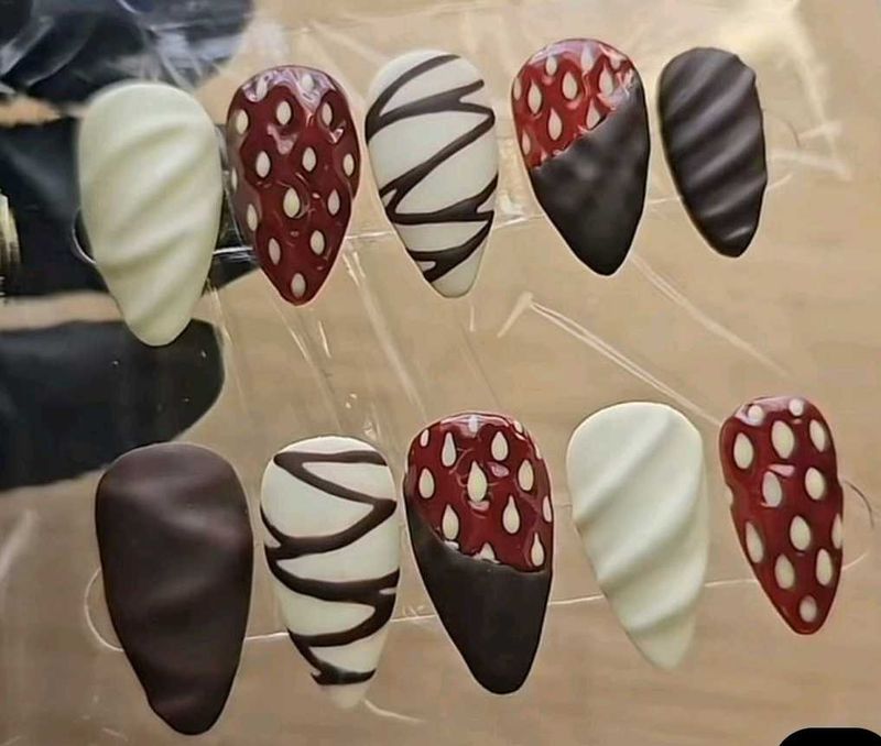 Strawberry Chocolate Press-On Nails
