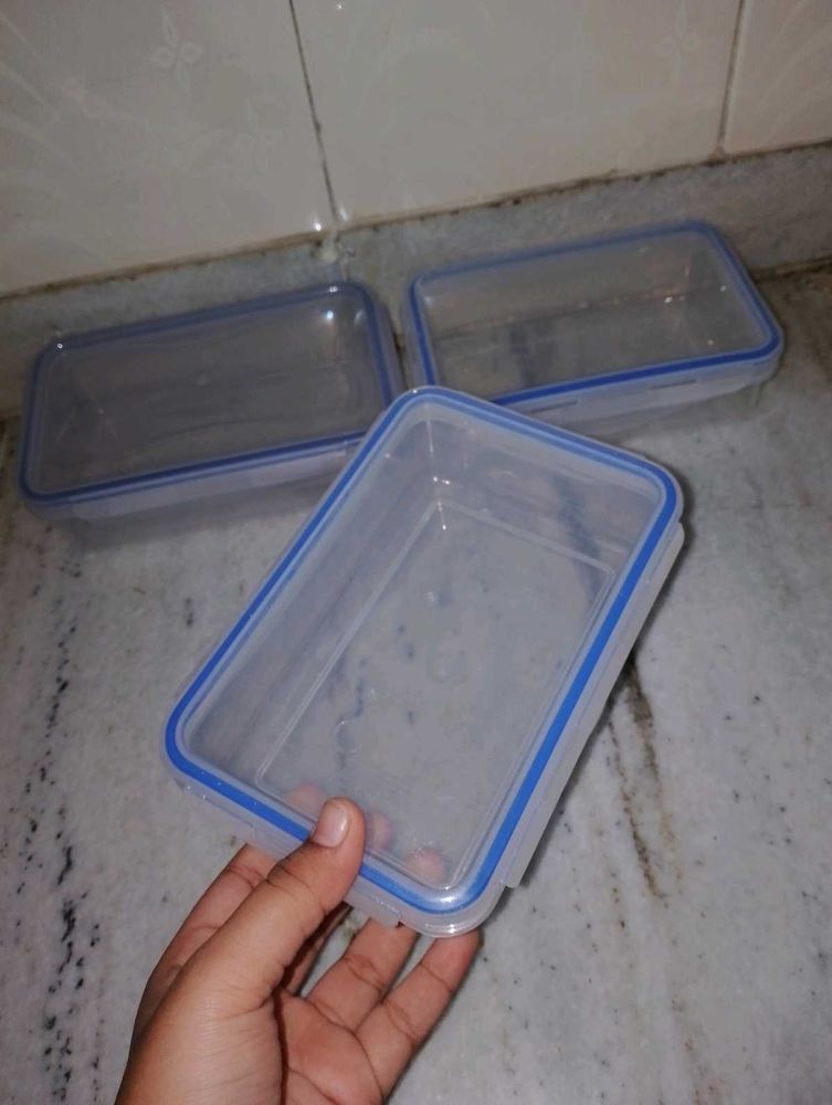 Lock And Seal Airtight Containers