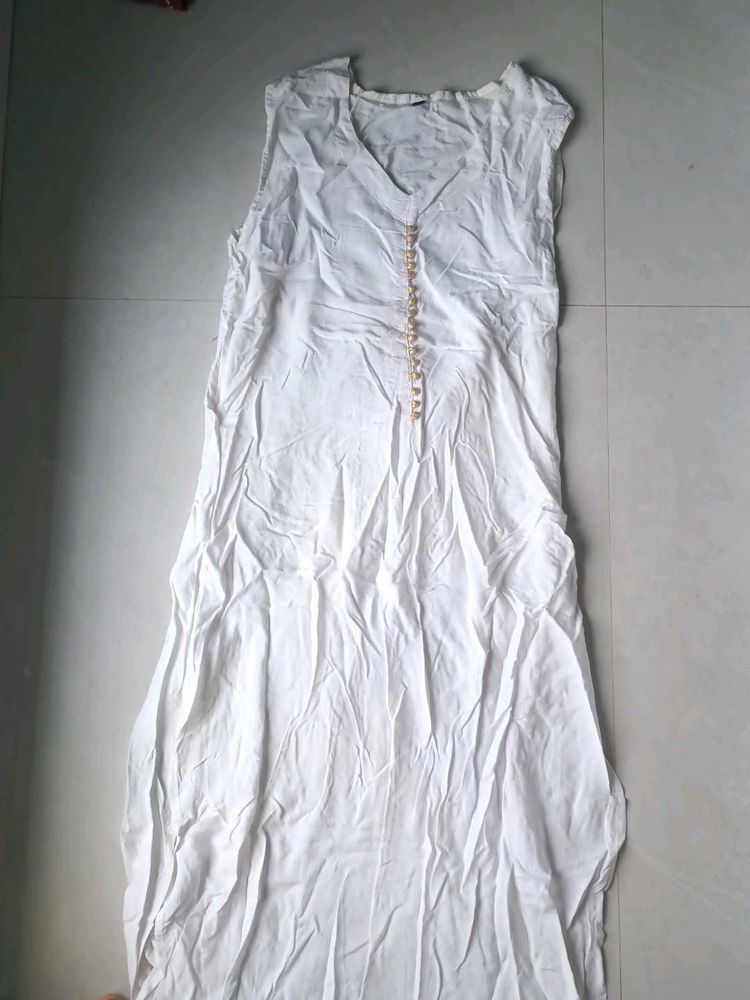White V-Neck Sleeveless Kurta