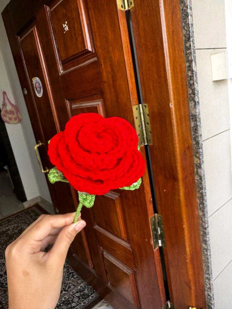 100% handmade crochet rose for gifting and ect