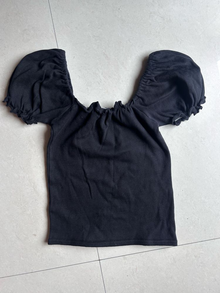 Chic Black Off-Shoulder Puff Sleeve Top