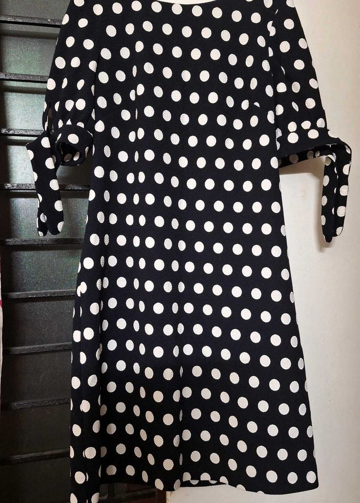 Chic Polka Dot Dress with tie up sleeves