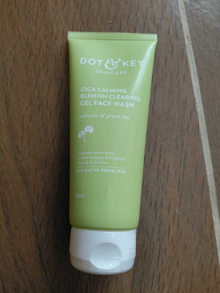 Dot &amp; Key Cica Calming Face Wash