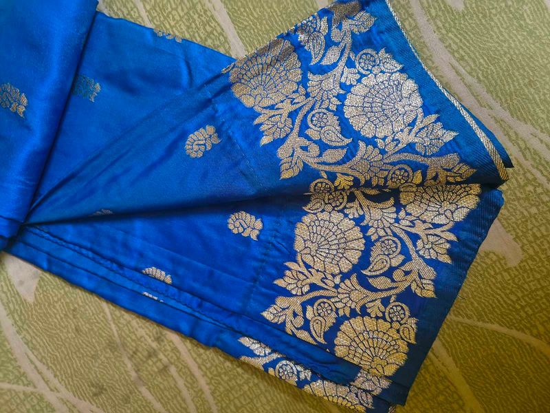 Vibrant Blue Banarasi Silk Saree with blouse piece
