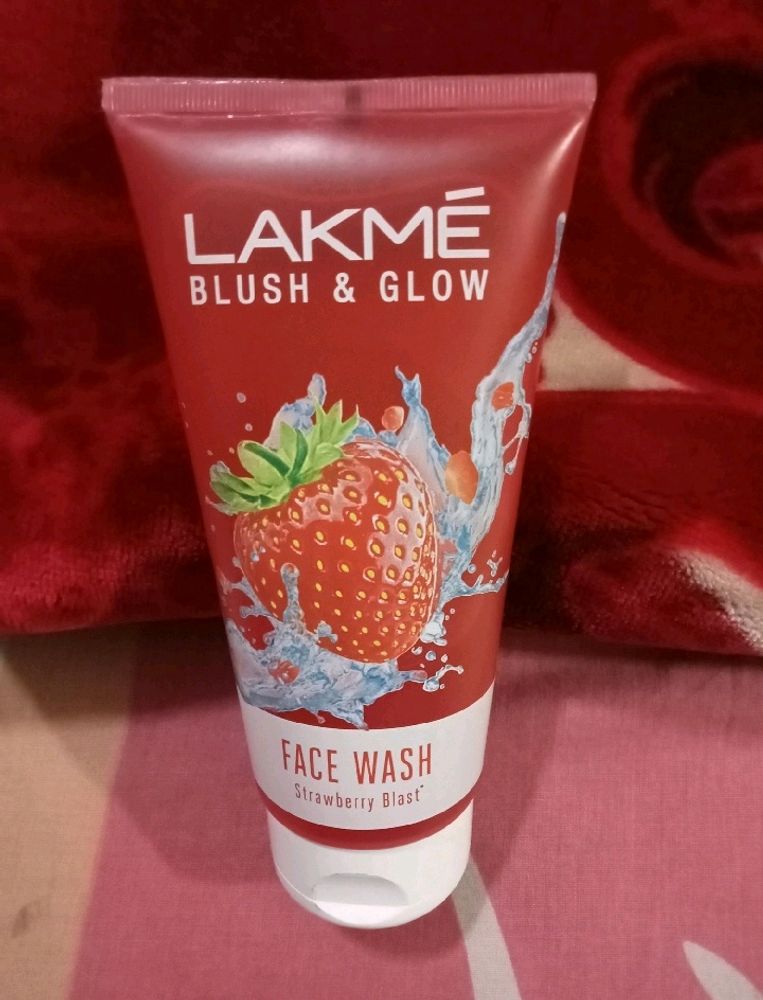 BIGGEST OFFER 50% Discount on LAKME FACE WASH