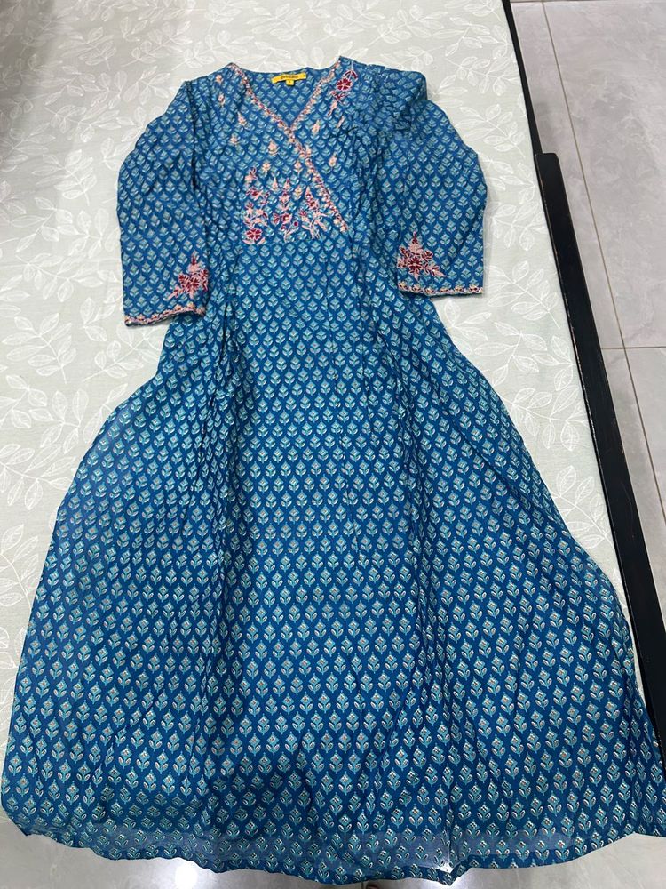 Elegant Blue Embroidered Kurta