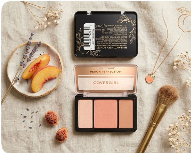 Covergirl Instant Cheekbones Blush Palette
