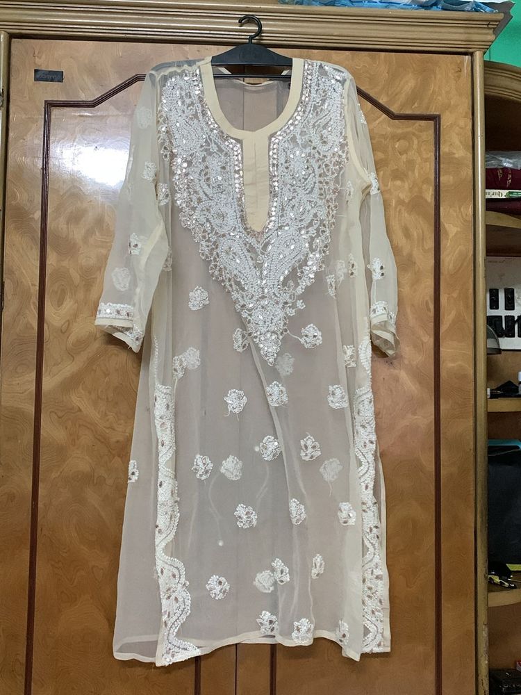 Very Beautiful Lucknowi Kurti With Inner
