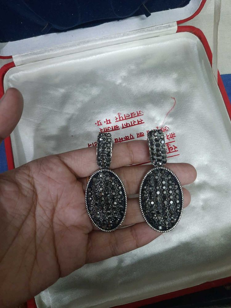 Stunning Oval Dangle Earrings with Sparkle