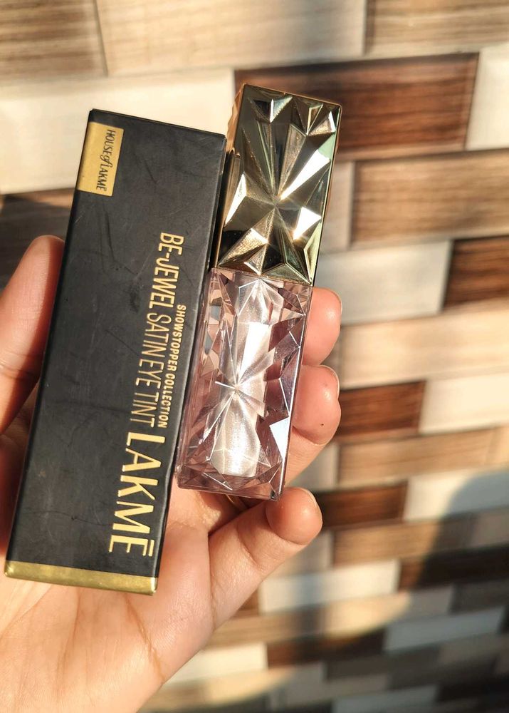 Lakme Be-Jewel Satin Eye Tint