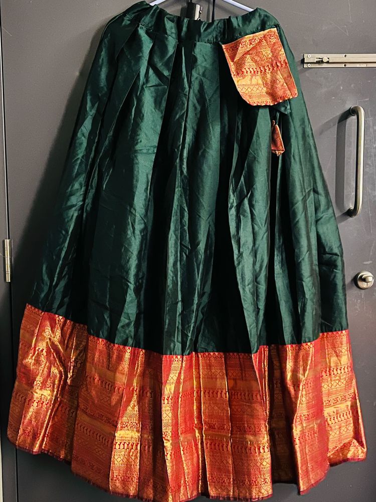 Elegant Green Ethnic Skirt