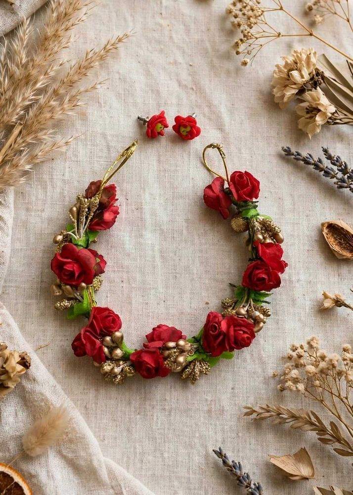 combo of hair Tiara with cute earings