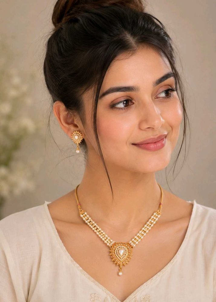 Elegant Pearl &amp; Gold Necklace Set
