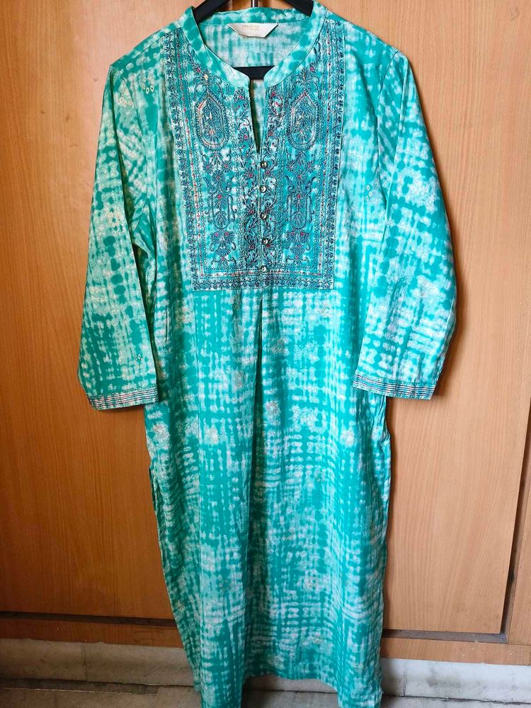Green Tie-Dye Kurta with Embroidery