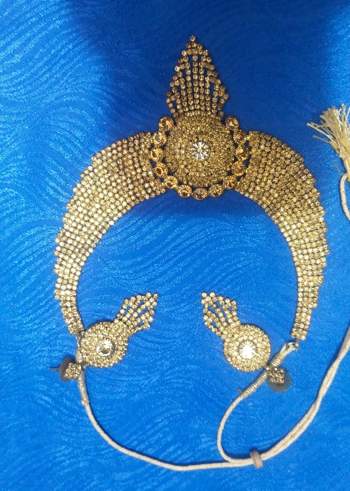 Gold And Diamond Jewellery Set With Earrings