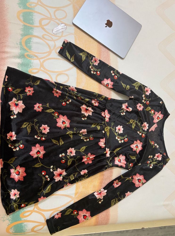 Chic Black Floral Long Sleeve Dress
