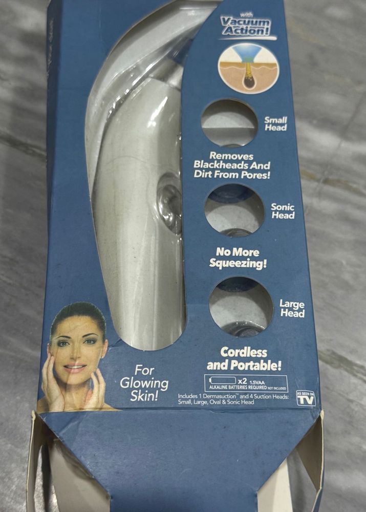 Pore Cleaner with Vacuum Action