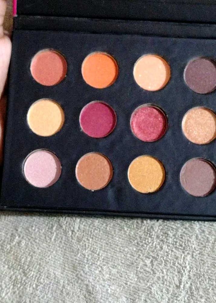 15 Color Eyeshadow Palette