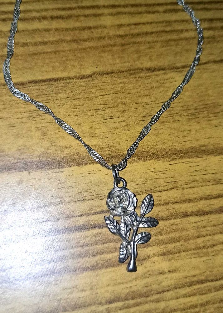 Rose Pendant Chain