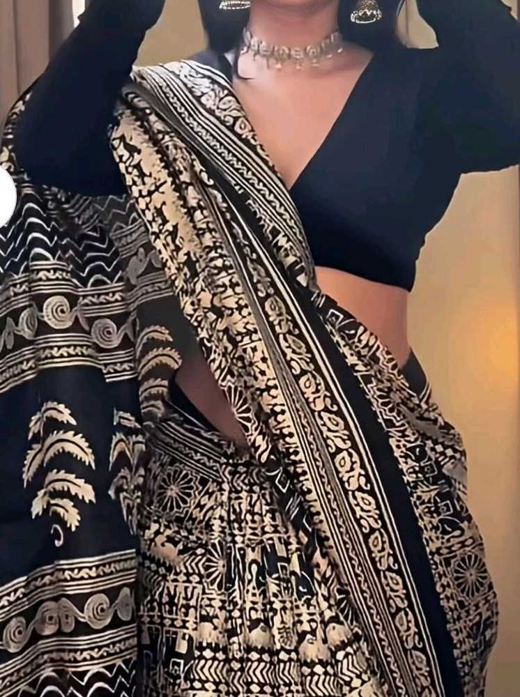 Elegant Black &amp; Beige Saree🖤