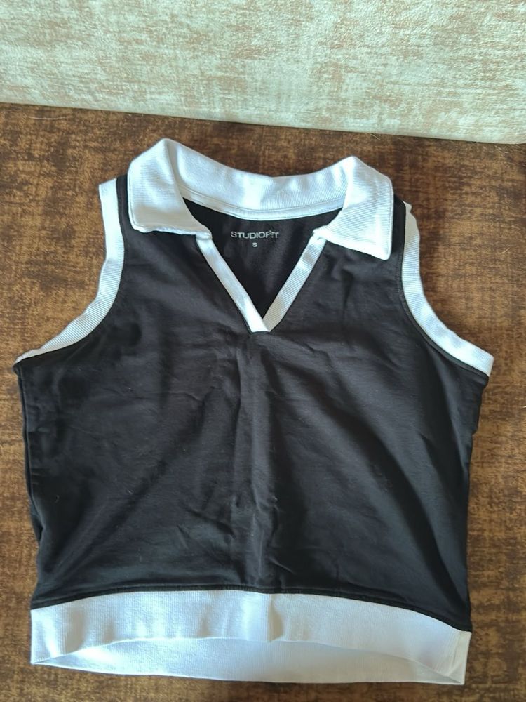 Studiofit Black &amp; White Collared Crop Top