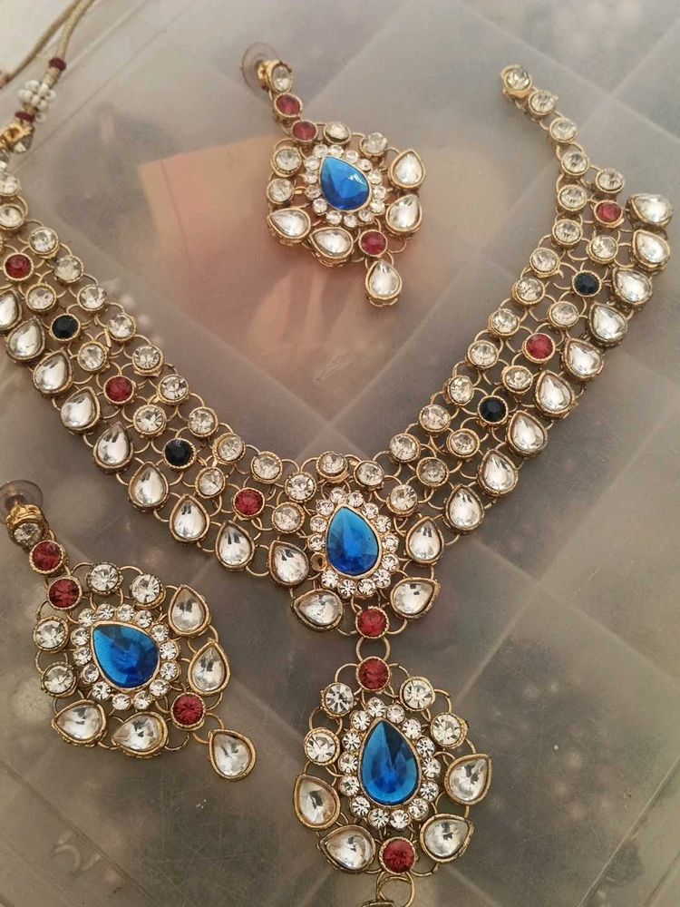 Stunning Kundan &amp; Blue Stone Jewellery Set