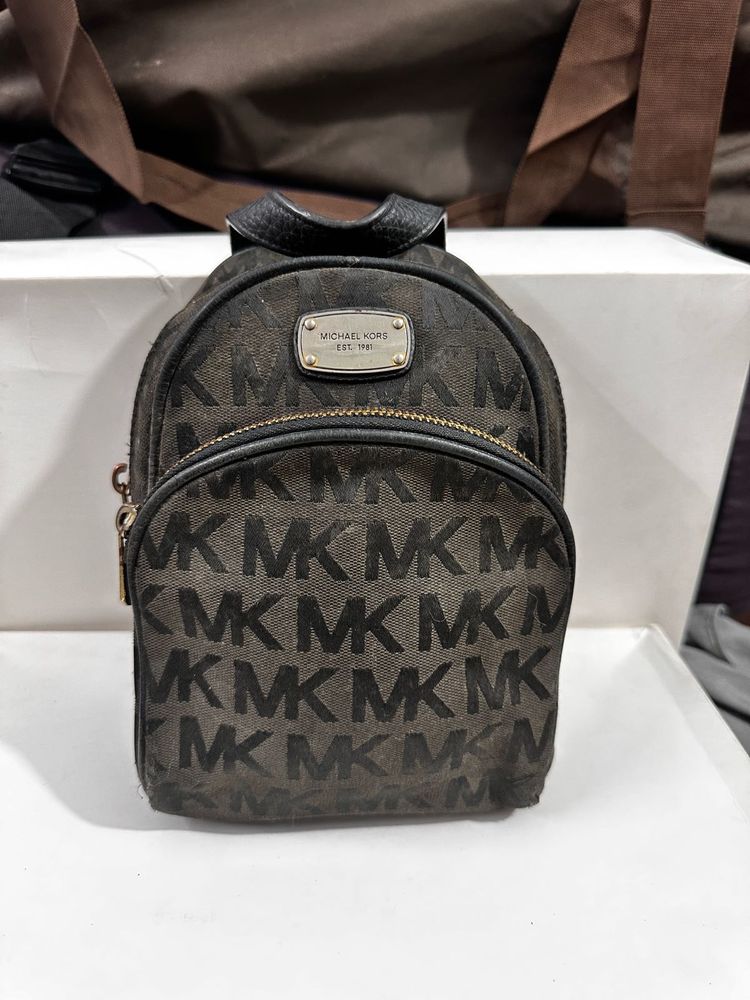 Michael kors backpack 🎒