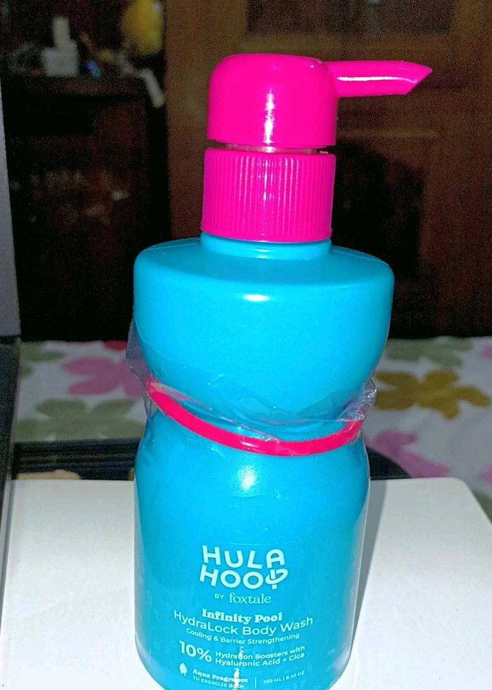 Foxtale Hula Hoop Infinity Pool Body Wash