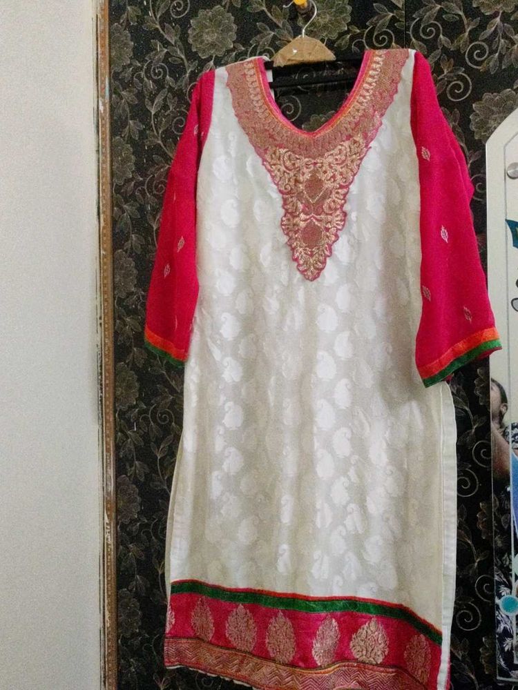 Elegant White Kurta with Pink Sleeves sets