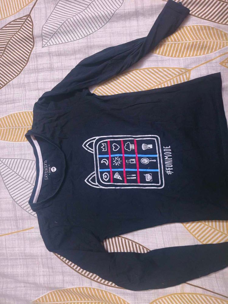 Pantaloons Cute black full sleeve tshirt 7-9
