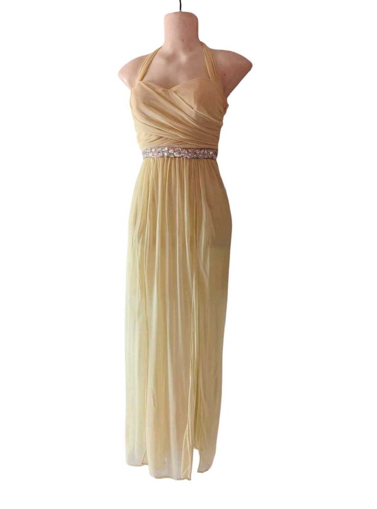Beautiful yellow gown 😍
