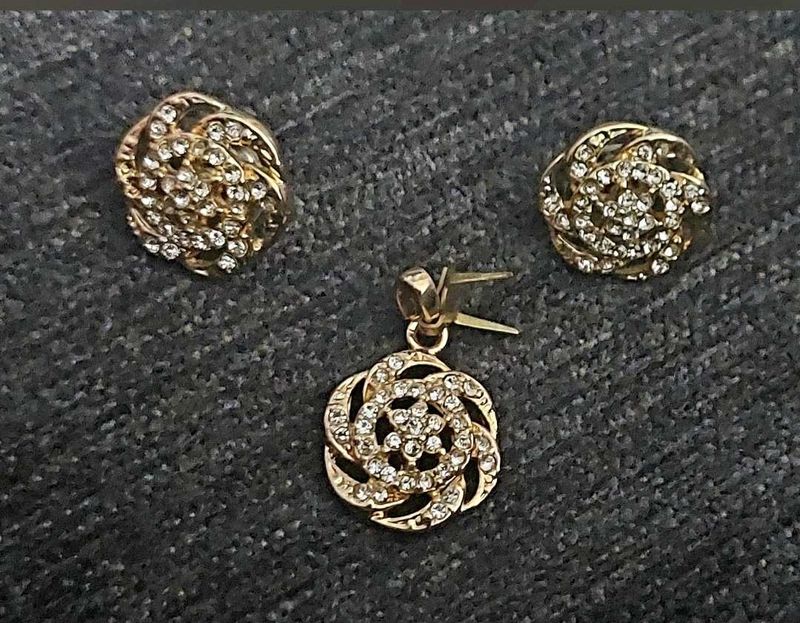 Sparkling Rose Gold Jewelry Set