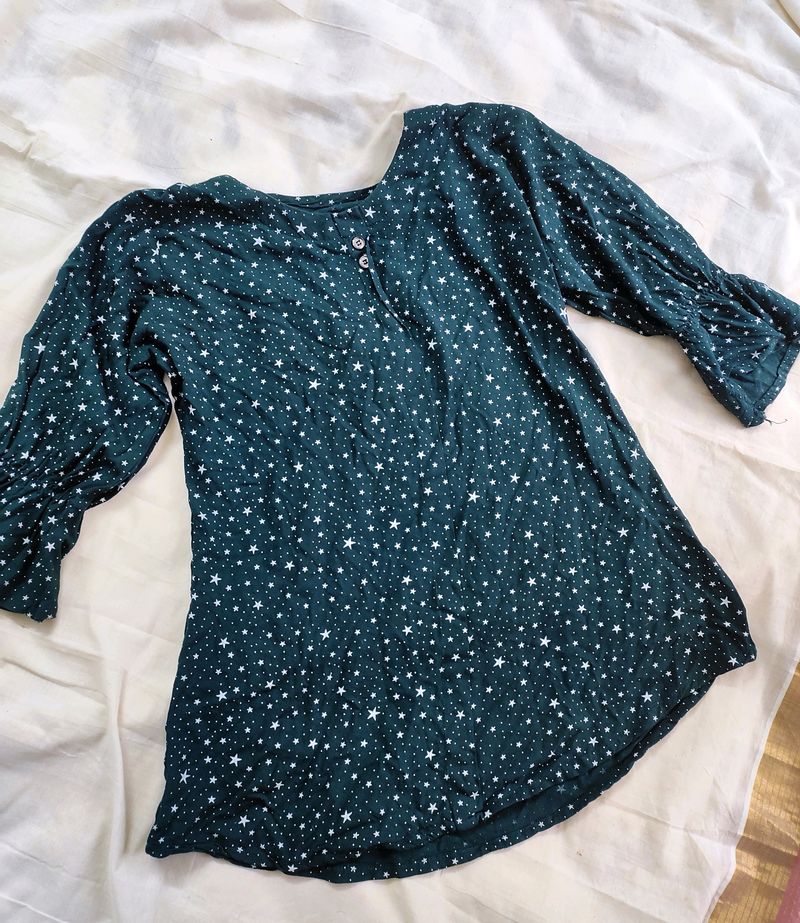 Green Star Pattern Top 🌟