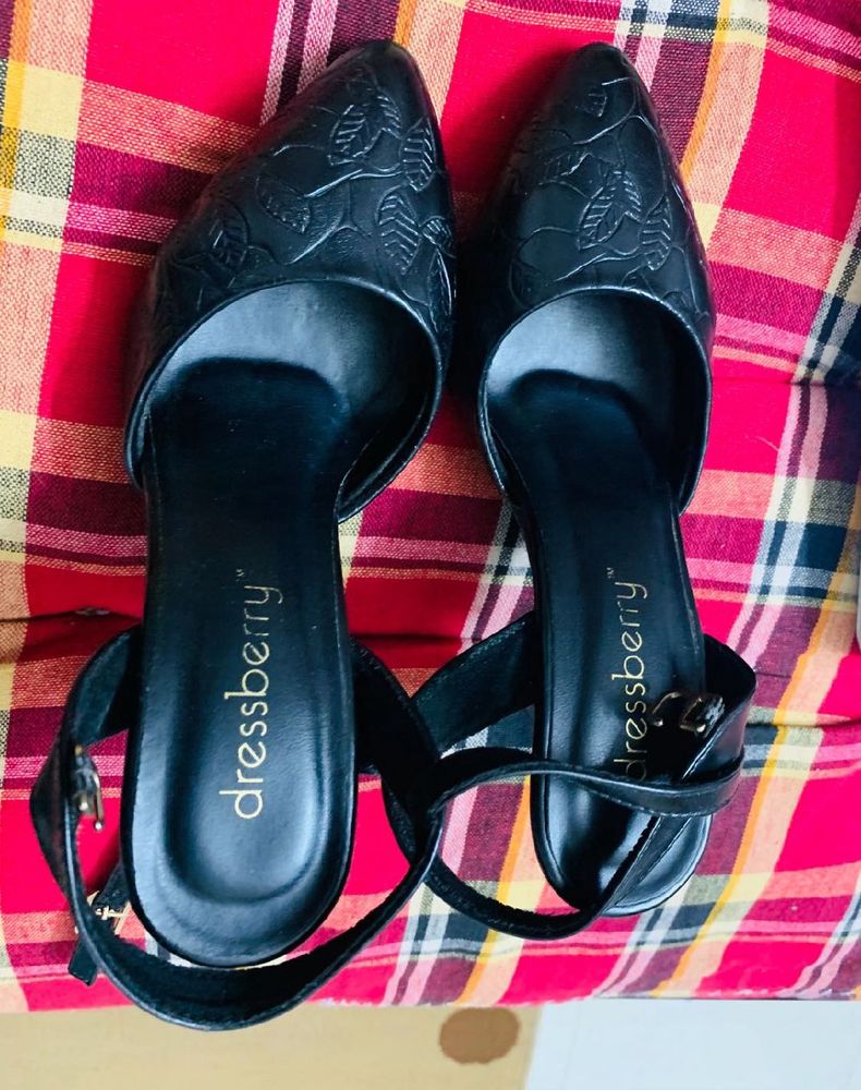 Dressberry Black Heels