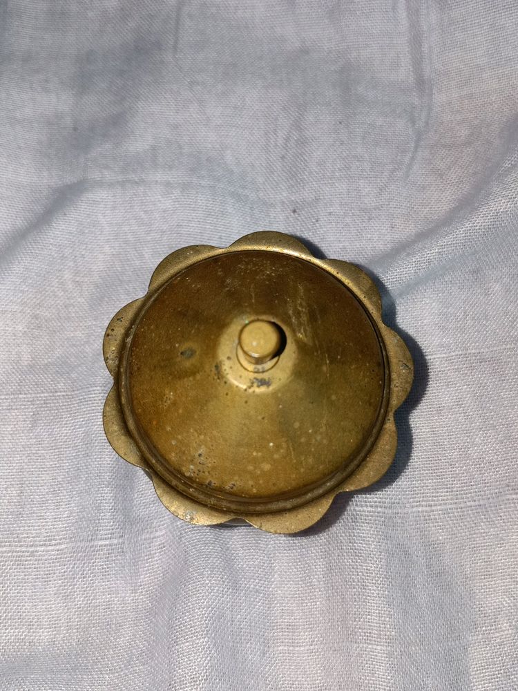 Brass saffron bearing