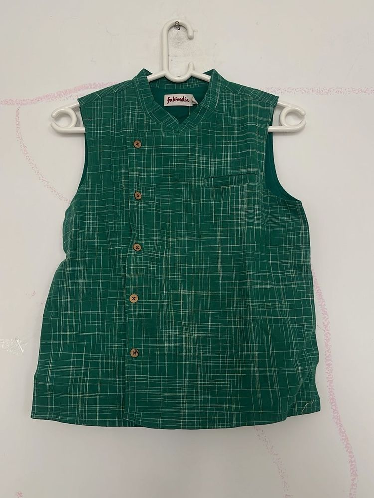 Green Sleeveless Ethnic Kurta