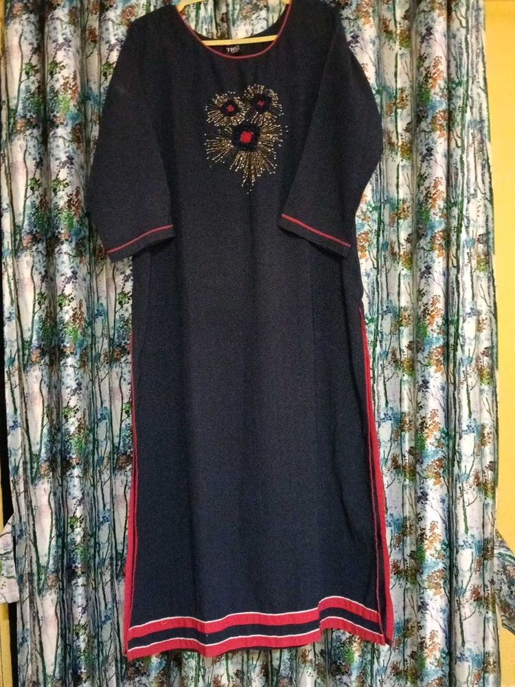 Elegant Navy Blue Embellished Kurta