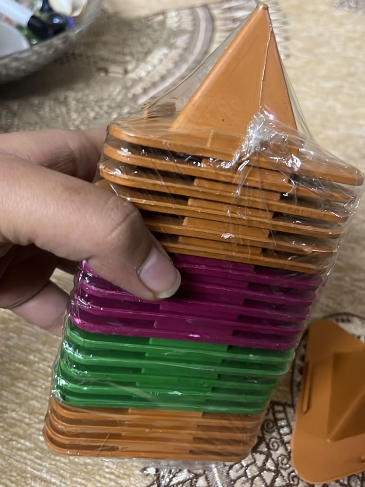 Pack Of 10 Pyramid Mobile Stand