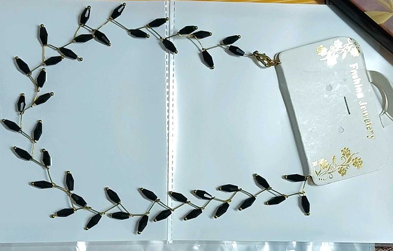 Elegant Black Leaf Necklace