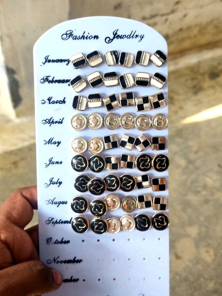 daily wear modern earring stud.diffrent stly diffe