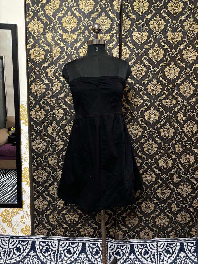 Chic Black Strapless Mini Dress