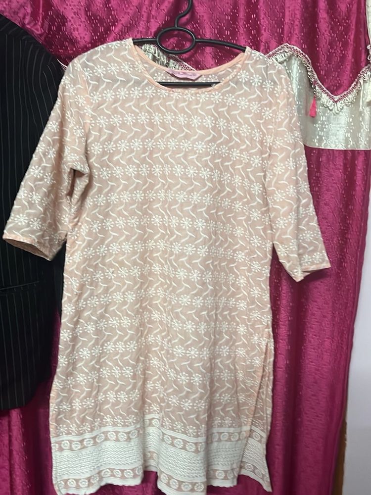 Elegant Chikankari Kurta