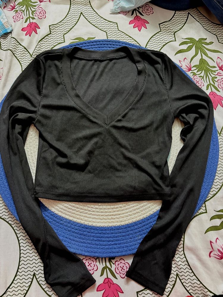 Ribbed V-Neck Long Sleeve Crop Top
