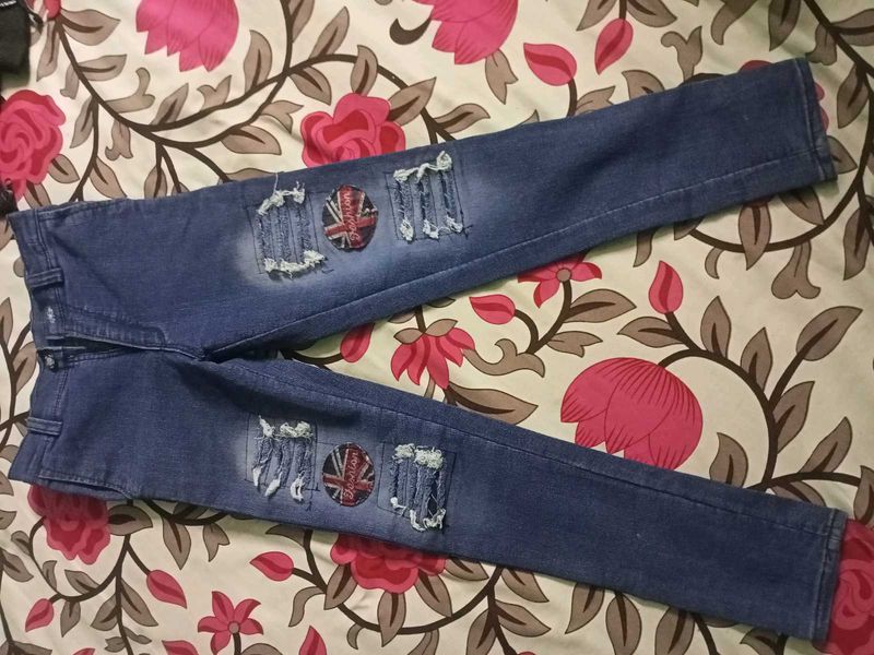 Stylish Ripped Denim Jeans